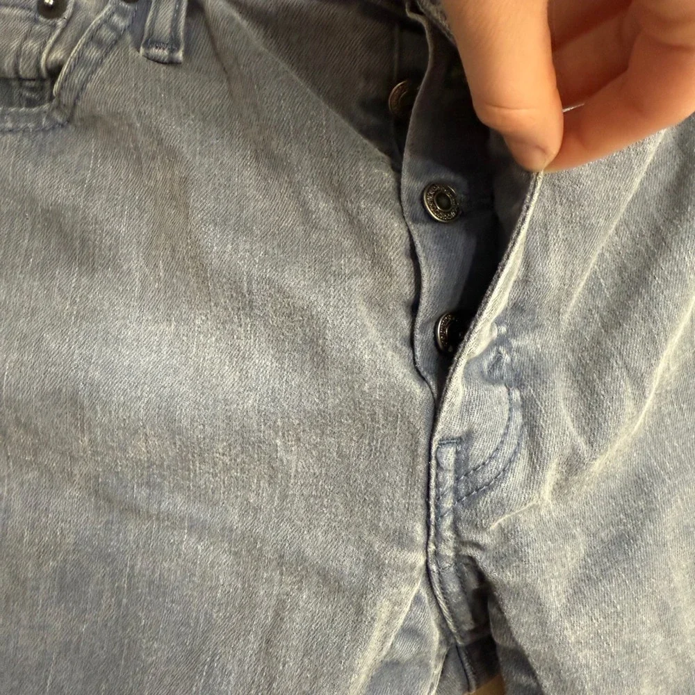 Levis gray from